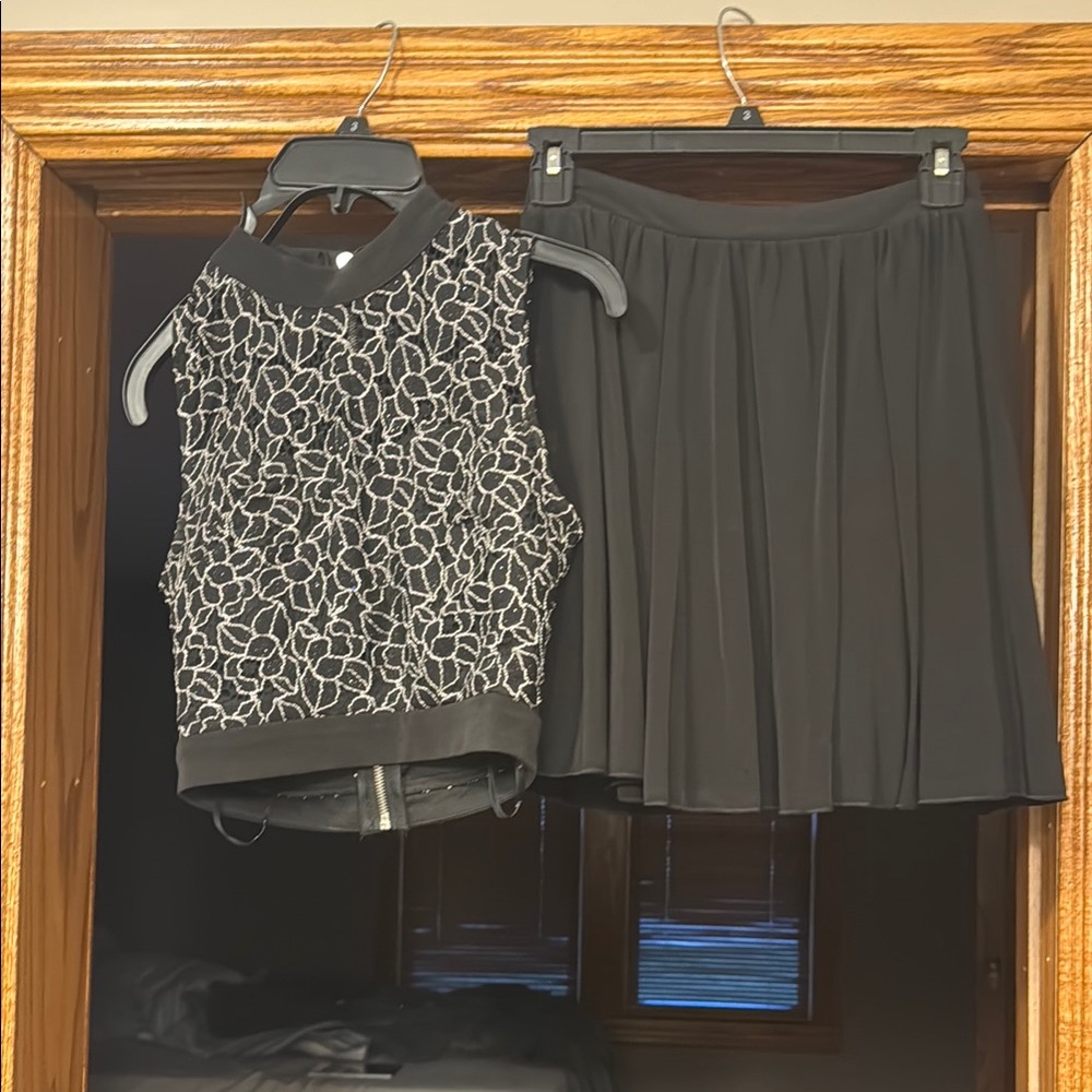 Elegant Black Pleated Skirt